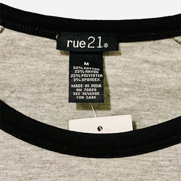 Rue 21 New York Logo Labeled Quarter Sleeve Stars Baseball T-Shirt - Picture 3 of 3